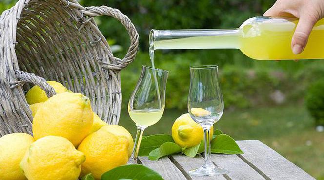 ROZGRZEWAJĄCA NALEWKA. Jak zrobić nalewkę na przeziębienie?