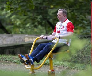 Były minister z PiS Robert Telus na siłowni