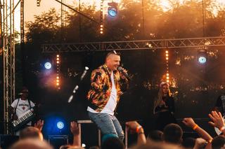 Mr Sebii i jego „Cipuleńka” nie schodzą z ust Polaków. Gwiazdor disco polo porywa tłumy! 