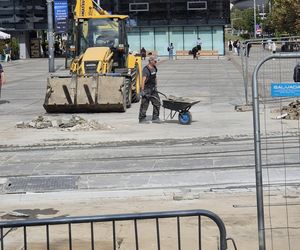 Tramwaje wróciły na Rynek w Katowicach. A to wciąż plac budowy