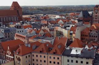 Toruń. Drony pomagają w walce ze smogiem. Sprawdzają czym palimy w piecach