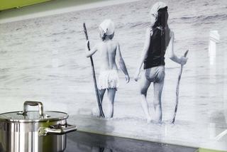Dekoracja ściany nad blatem w kuchni
