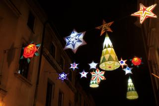 Lublin gotowy na święta! Świąteczne iluminacje już zdobią centrum miasta. Zobacz!
