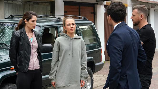 Barwy szczęścia odc. 2524. Jowita (Magdalena Żak), Bonda (Maciej Kosmala), Celina (Orina Krajewska)