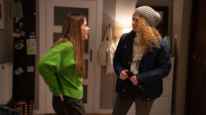 Barwy szczęścia odc. 3221. Agata (Natalia Zambrzycka), Halina Kałuża (Marta Zięba)