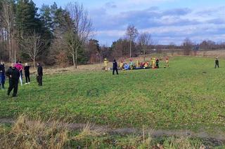 Pod Olsztynem spadła awionetka. Dwie osoby poważnie ranne. Na miejscu śmigłowiec LPR