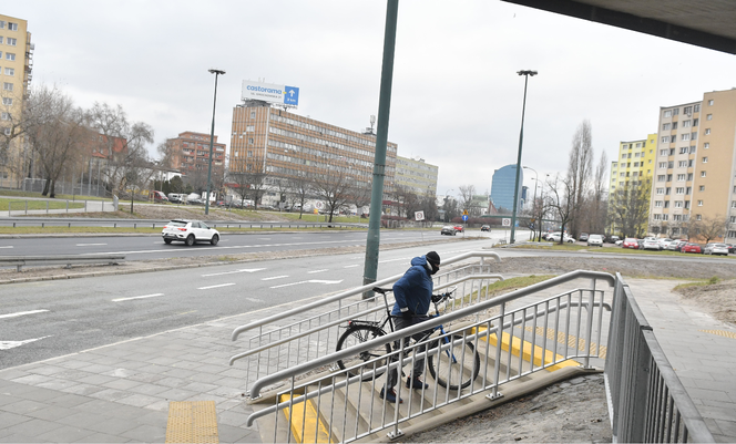 Międzynarodowy Dzień Inwalidów. Miejsca wstydu w Warszawie