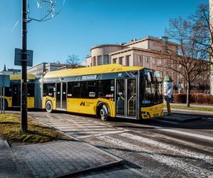 Zderzenie autobusów w Katowicach! Kierowca w szpitalu