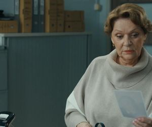 Barwy szczęścia odc. 3230. Józefina Rawiczowa (Elżbieta Jarosik), Marcin Kodur (Oskar Stoczyński)iczowa (Elżbieta Jarosik)