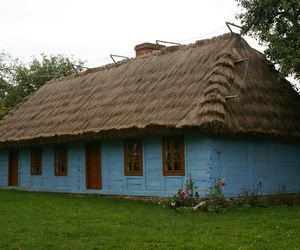 Ta wieś swoją nazwę zawdzięcza znanemu pisarzowi. To tu tworzył swoje największe dzieło