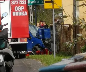 Tarnów. Zjechał z drogi i uderzył w przydrożny dom. Nie żyje jedna osoba