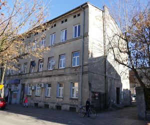 Zadźgała ojca pięcioma ciosami nożem. „Zabiłam go, żeby ochronić mamę”