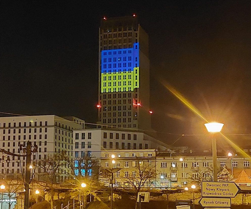 Piękny gest Krakowa dla Ukrainy. Miasto zaświeci się na żółto-niebiesko w trzecią rocznicę wybuchu wojny. Odbędzie się też koncert