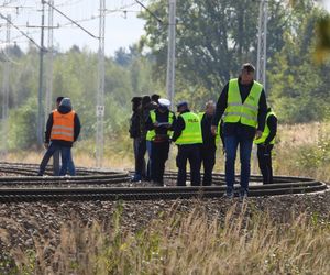Śmiertelne potrącenie pod Radomiem. Wstrzymany ruch kolejowy i duże opóźnienia pociągów
