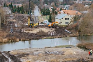 Wbili pierwsze łopaty. Ruszyła budowa mostu na rzece Wieprz w Krasnymstawie