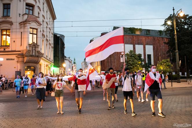 Marsz solidarności z Białorusinami w Krakowie