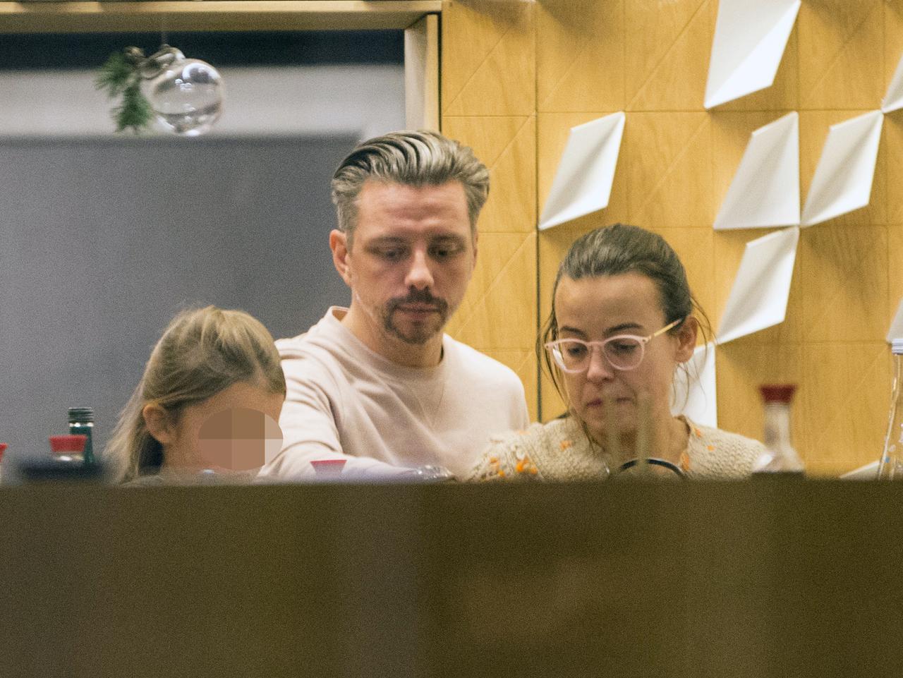 Anna Mucha na kolacji z rodziną_1PUBL