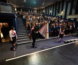 Podczas uroczystej ceremonii inauguracji nowego roku akademickiego 2024/2025 odbyła się tradycyjna immatrykulacja studentów i studentek pierwszego roku.