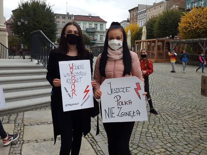 Idą lwice na ulice. Mieszkańcy Leszna znów protestują