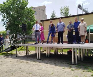 Przez lata ŚDS w Siedlcach działał w dwóch lokalizacjach, teraz już oficjalnie funkcjonuje w jednym miejscu, w budynkach dostosowanych do potrzeb osób z niepełnosprawnościami. 