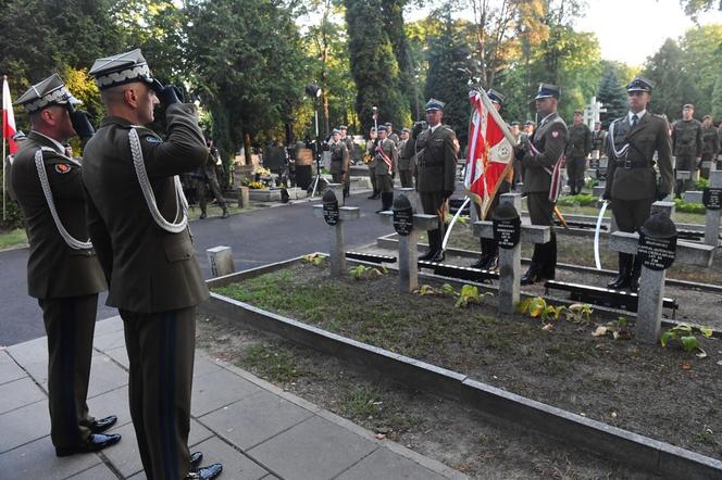 Apel Pamięci przed Pomnikiem Poległych w 1920 r. 