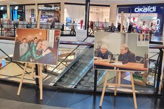 Chwile z Tadeuszem Różewiczem. Wystawa zdjęć o poecie z Wrocławia w Magnolia Park