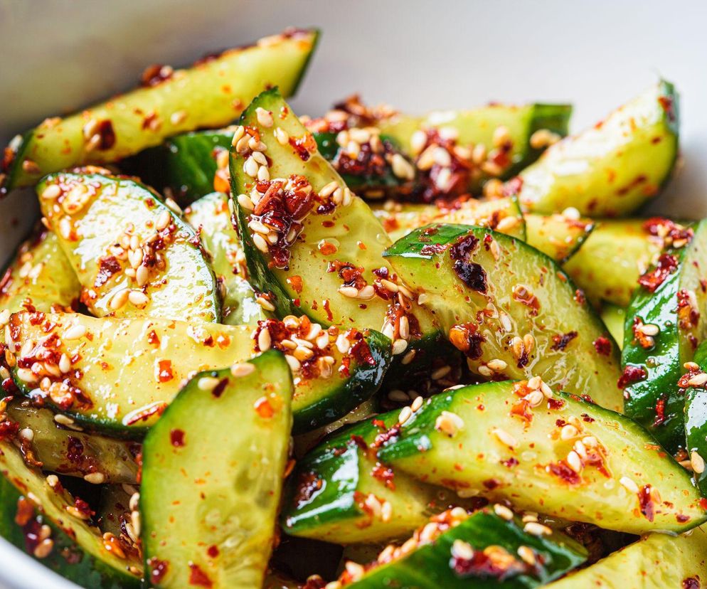 Surówka z ogórków w orientalnym stylu. Spóbujesz raz, zakochasz się na zawsze