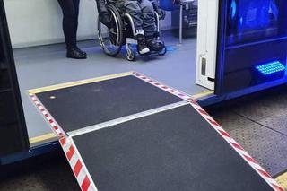 Tylko jeden wózek dziecięcy lub inwalidzki w tramwaju i autobusie 