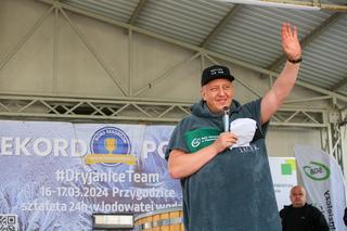 Spędził w lodzie ponad 6 godzin i 20 minut dla chorego dziecka 