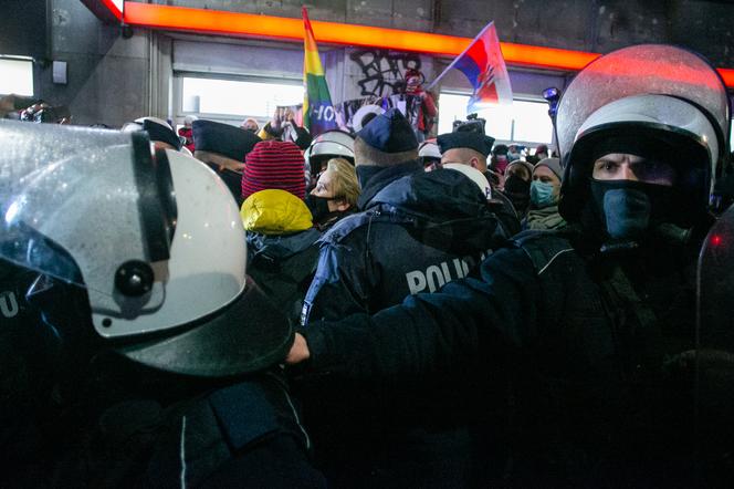 Barbara Nowacka w marszu kobiet w kolejnym dniu protestu