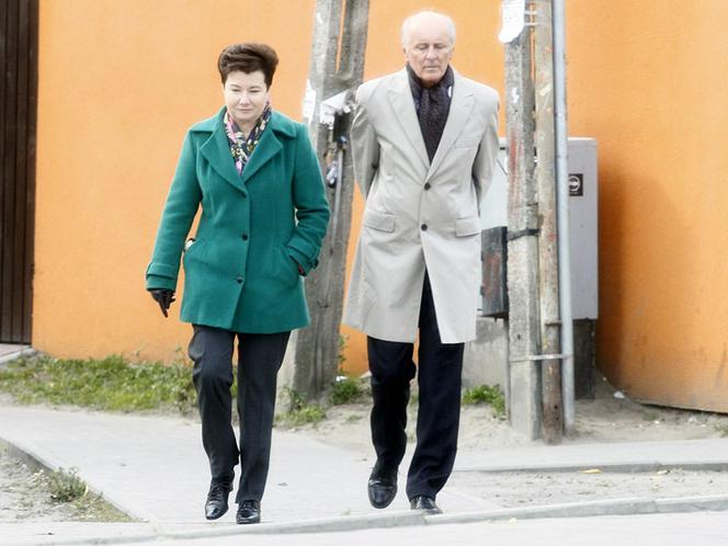 Modliła się o cud przy urnie?
