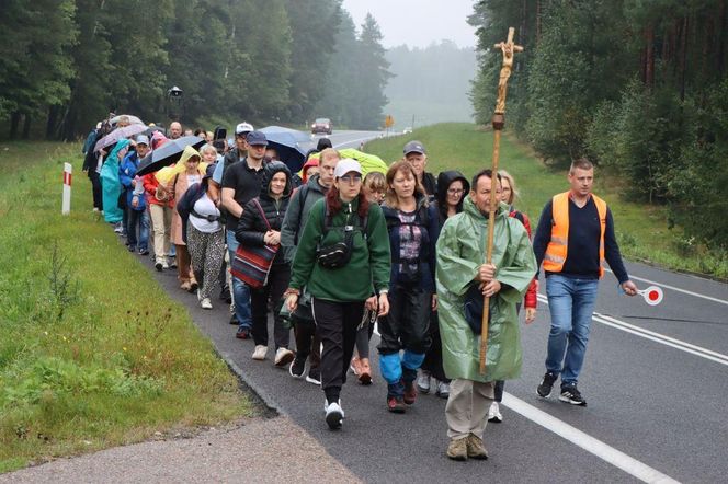Odpust w Gietrzwałdzie. Do słynącej z Objawień Maryjnych miejscowości przyjechały tłumy