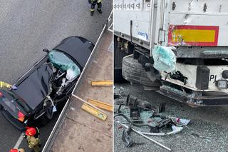 Poważny wypadek na S8. BMW rozpruło się o naczepę tira jak blaszana puszka