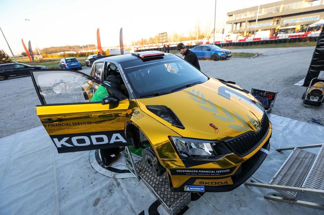 Złota Skoda Fabia R5 zespołu rajdowego Miko Marczyk Motorsport