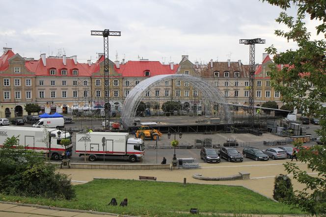 Na placu Zamkowym w Lublinie rozkładana jest duża scena. Co tu się odbędzie? 