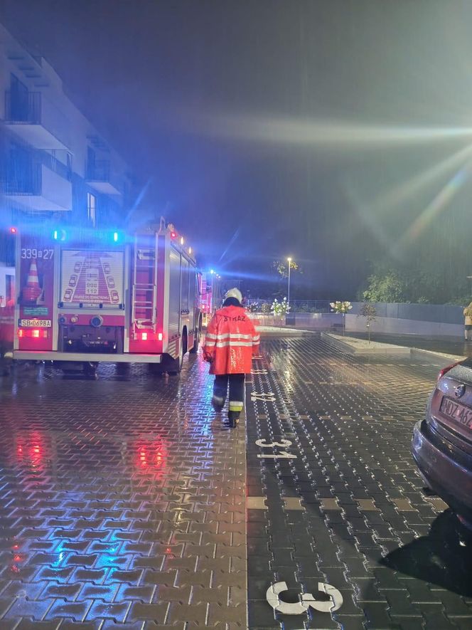 Gwałtowne wezbrania rzek w województwie śląskim. "Sytuacja jest naprawdę trudna"
