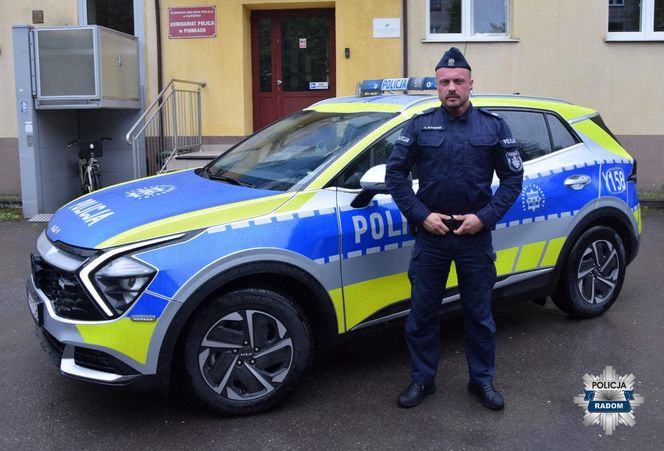 Policjant uratował tonące dzieci