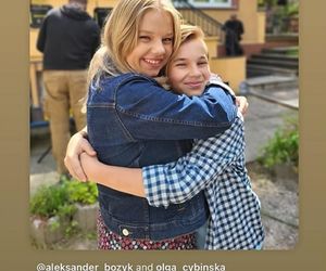 M jak miłość na planie. Misiek (Aleksander Bożyk), Lenka (Olga Cybińska)