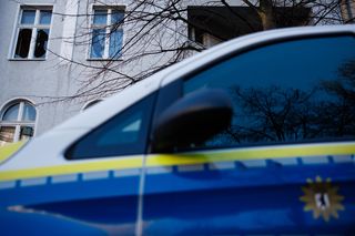 Potężna eksplozja przed budynkiem policji w Berlinie. Rannych dwoje policjantów 