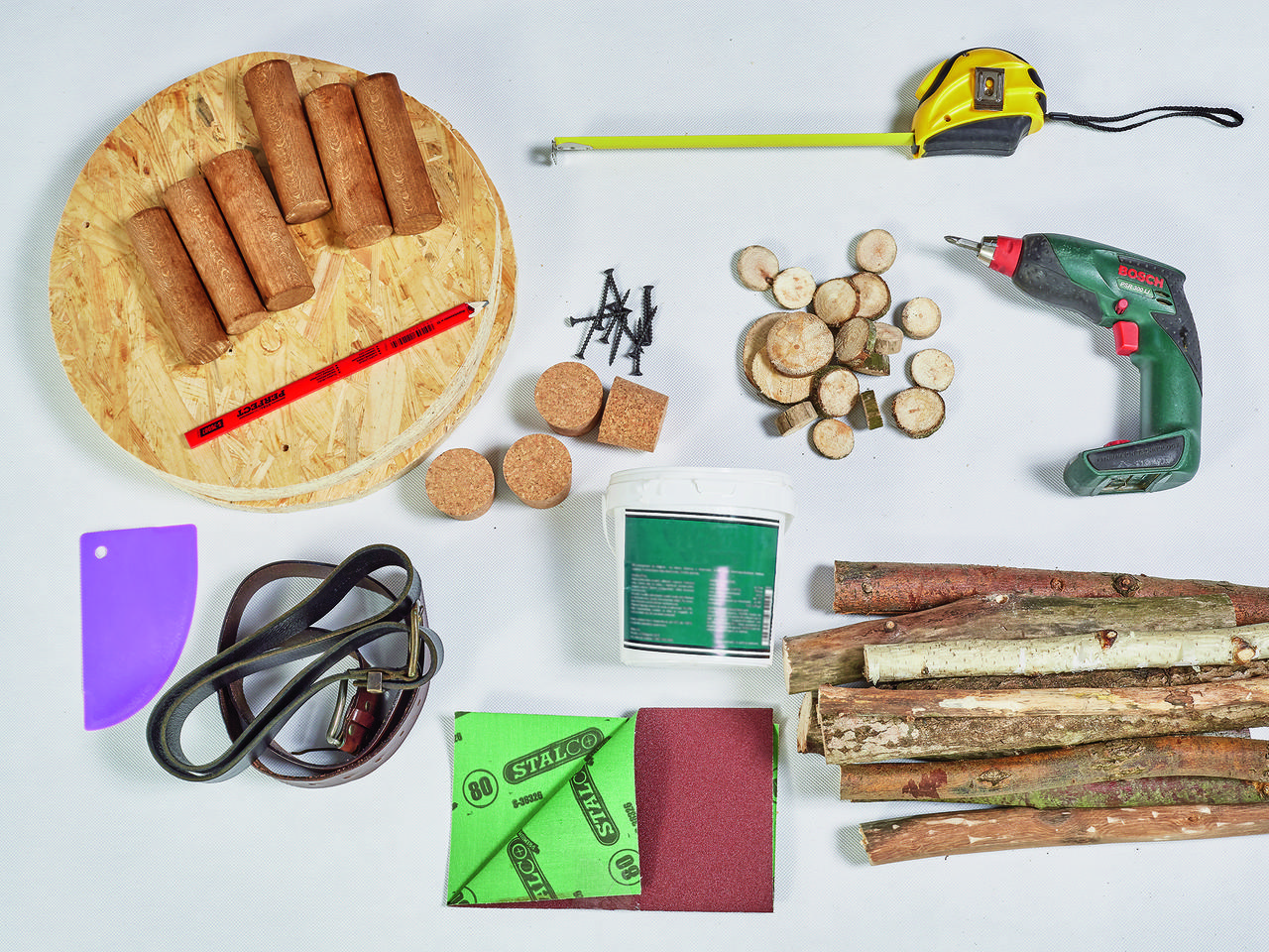 Stolik z gałęzi - instrukcja DIY krok po kroku. To nie jest trudne!