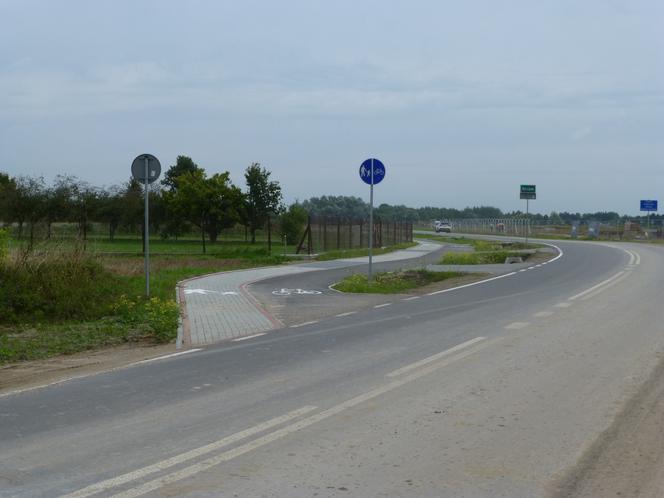 Droga rowerowa wzdłuż ul. Lubelskiej przy lotnisku