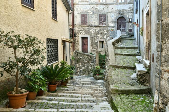 W malowniczym miasteczku we Włoszech nikt nie chce domów nawet za 1 euro