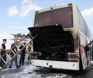 Autobus z dziećmi w środku zaczął się palić! Koszmar pod Warszawą