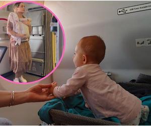 Położna pokazała, jak usypia niemowlę w czasie lotu. Pasażerowie byli wściekli