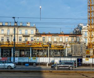 Budowa kamienicy przy Smolnej 23 w Warszawie