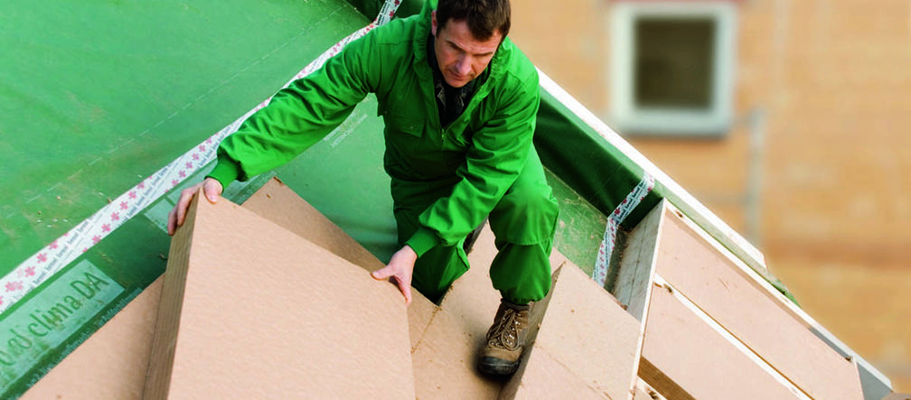 Ocieplanie dachu wełną drzewną