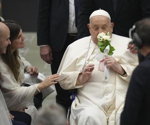 Piotr Mróz rozprawia o Franciszku. On nazywa się katolikiem?