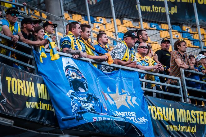 Apator Toruń - Stal Gorzów, zdjęcia kibiców z Motoareny. Emocje podczas 12. kolejki PGE Ekstraligi
