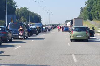 Wypadek na A1. Pożar samochodu zablokował autostradę