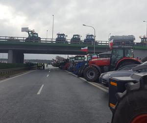 ​Na S5 koło Leszna zaczęła się druga doba rolniczego protestu